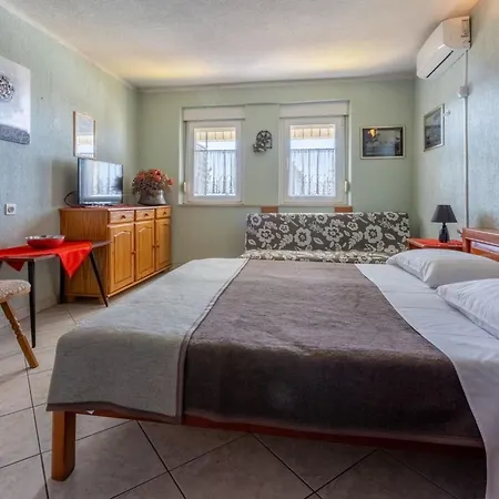 Lägenhet Fuer 2-3 Personen- Naehe Sandstrand By Interhome