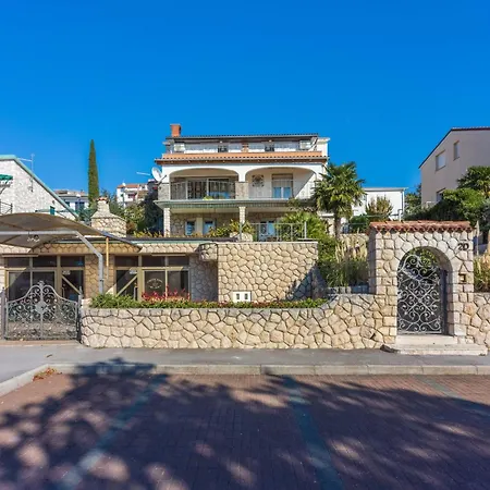 Fuer 2-3 Personen- Naehe Sandstrand By Interhome * Crikvenica