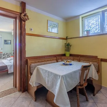 Fuer 2-3 Personen- Naehe Sandstrand By Interhome