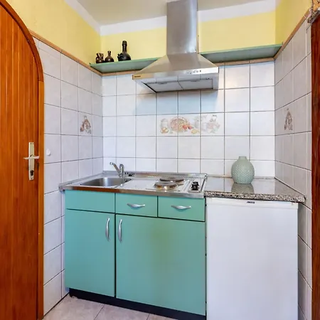 Fuer 2-3 Personen- Naehe Sandstrand By Interhome *