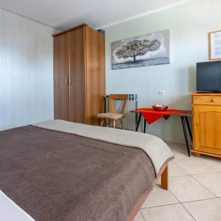 Fuer 2-3 Personen- Naehe Sandstrand By Interhome Crikvenica