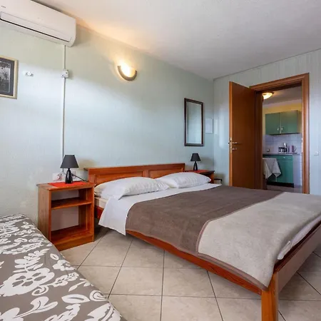 Fuer 2-3 Personen- Naehe Sandstrand By Interhome * Crikvenica
