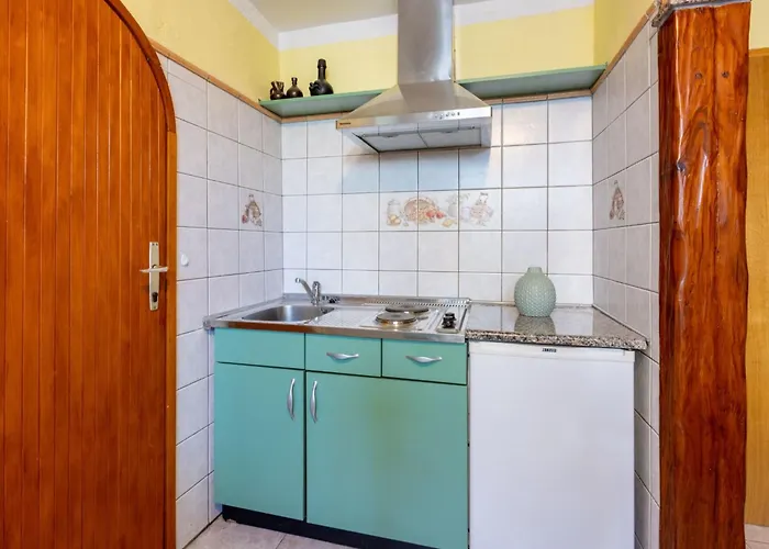 Fuer 2-3 Personen- Naehe Sandstrand By Interhome *